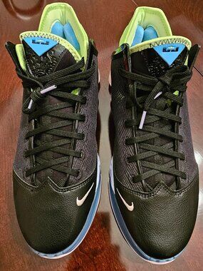 Brand new Nike shoes